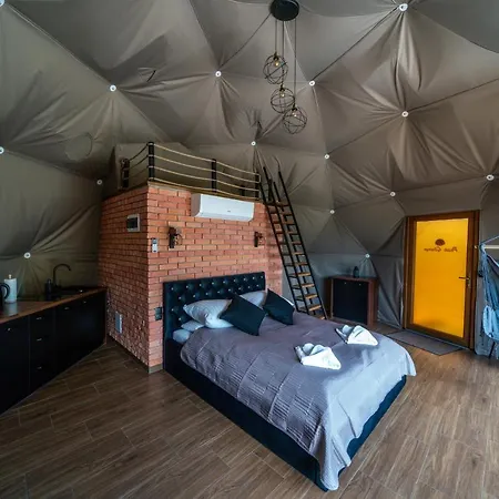 Luksusowy namiot Peak Glamp & Jacuzzi