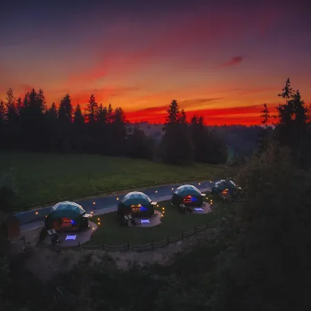 Luksusowy namiot Peak Glamp & Jacuzzi Zakopane